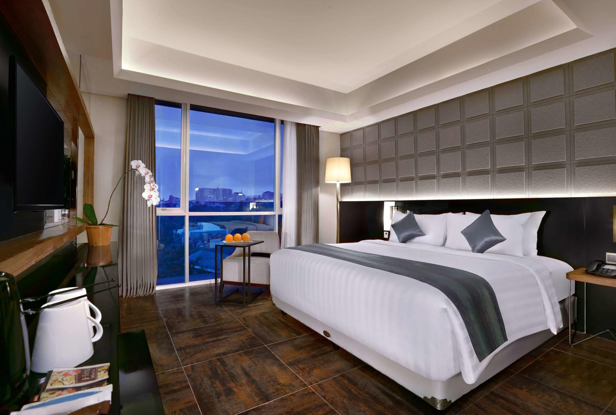 Aston Pasteur Hotel Бандунг Екстериор снимка