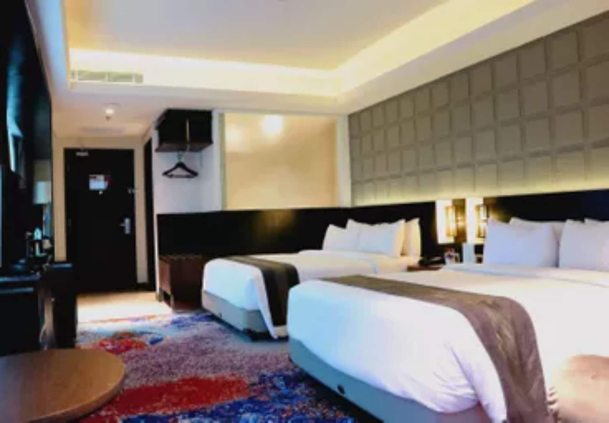 Aston Pasteur Hotel Бандунг Екстериор снимка