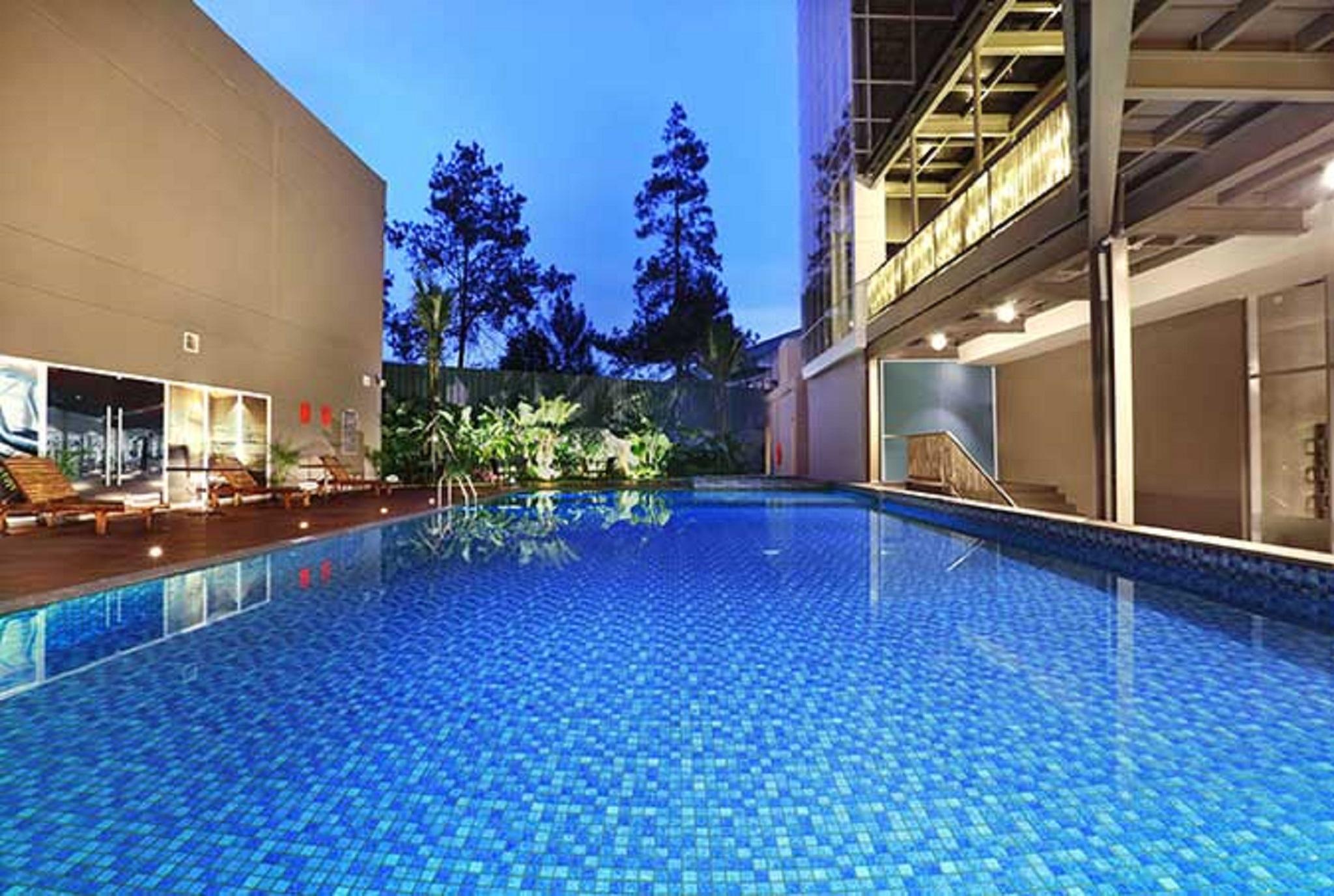 Aston Pasteur Hotel Бандунг Екстериор снимка