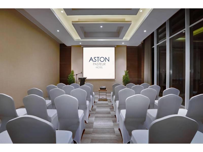 Aston Pasteur Hotel Бандунг Екстериор снимка