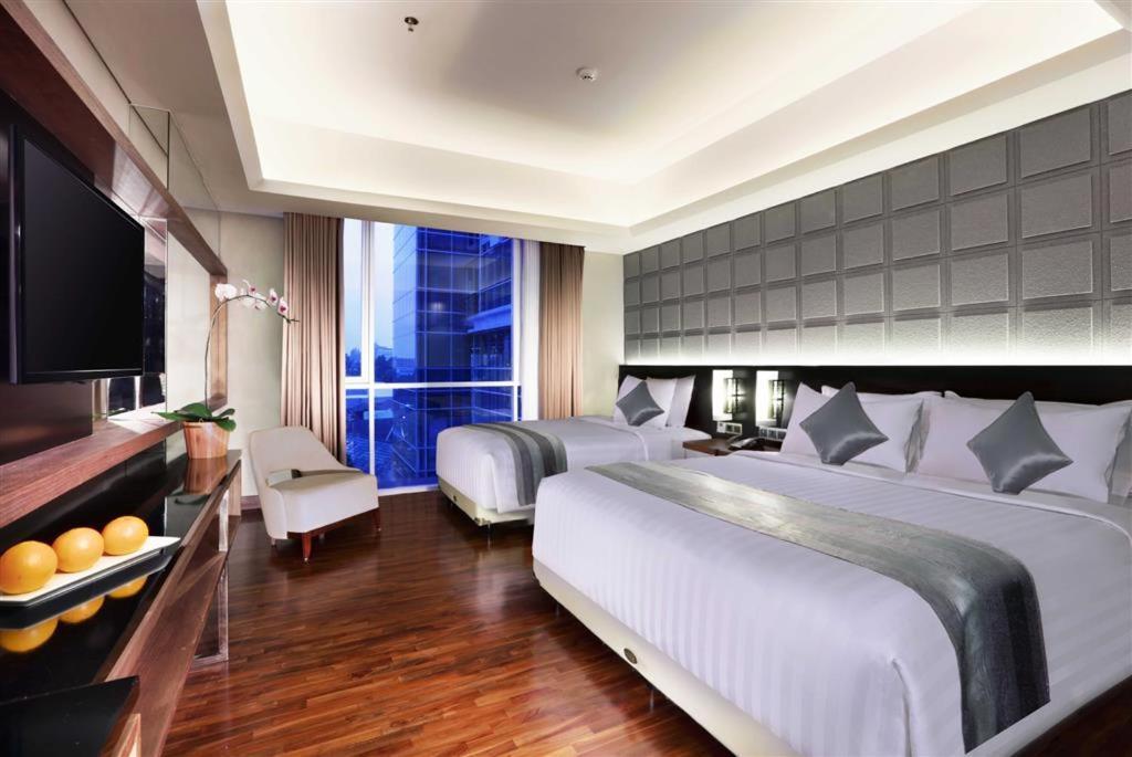 Aston Pasteur Hotel Бандунг Екстериор снимка