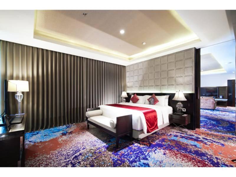 Aston Pasteur Hotel Бандунг Екстериор снимка