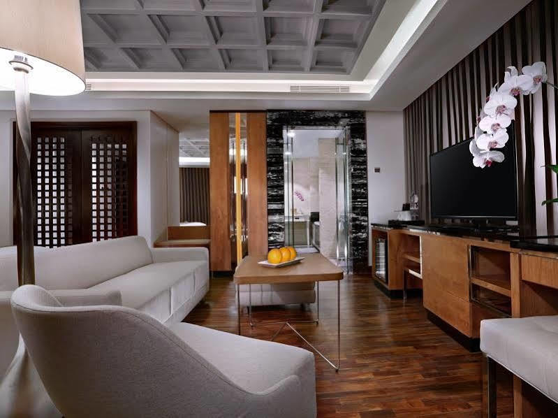 Aston Pasteur Hotel Бандунг Екстериор снимка